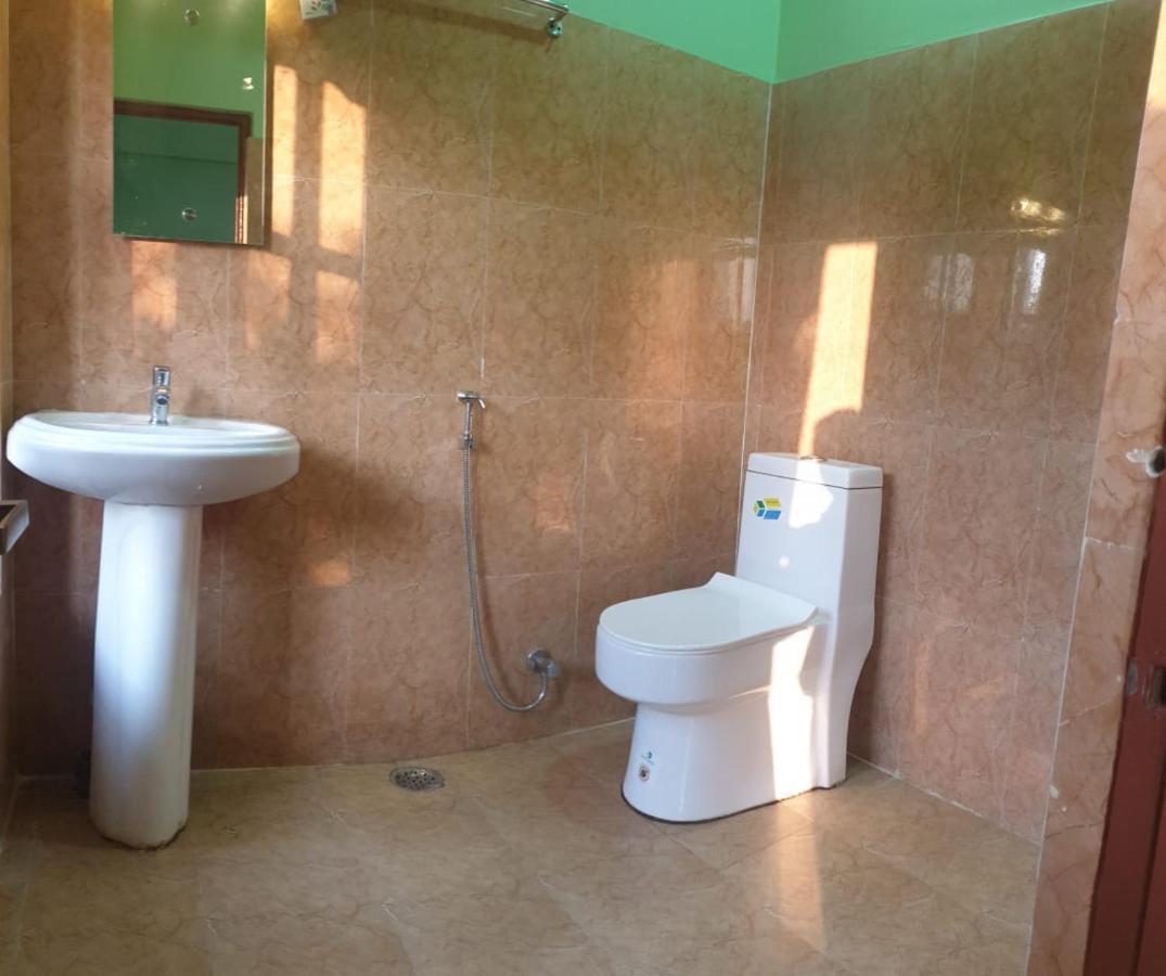London House Resort Biratnagar Esterno foto