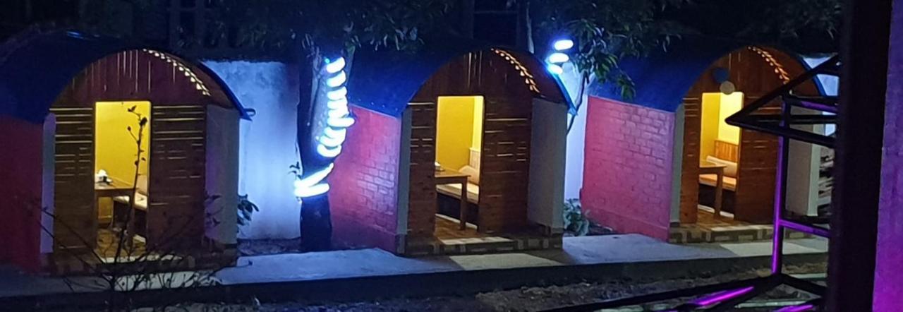 London House Resort Biratnagar Esterno foto